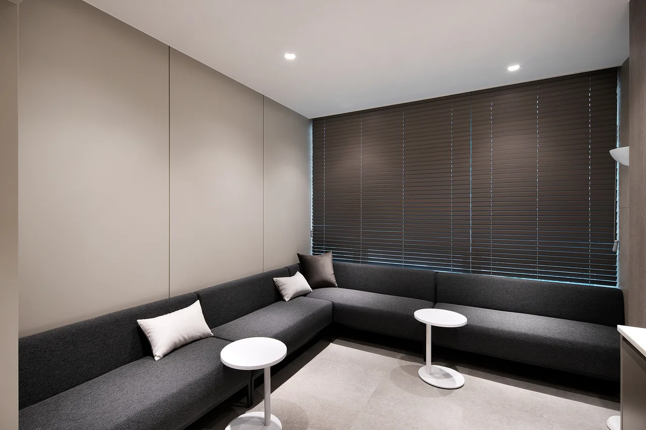 Private lounge for international patients at Wells Clinic